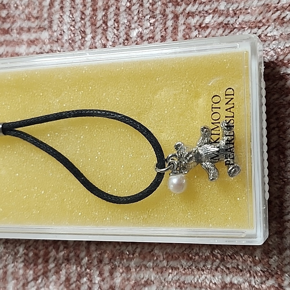 Mikimoto International Charm teddy bear with pearl